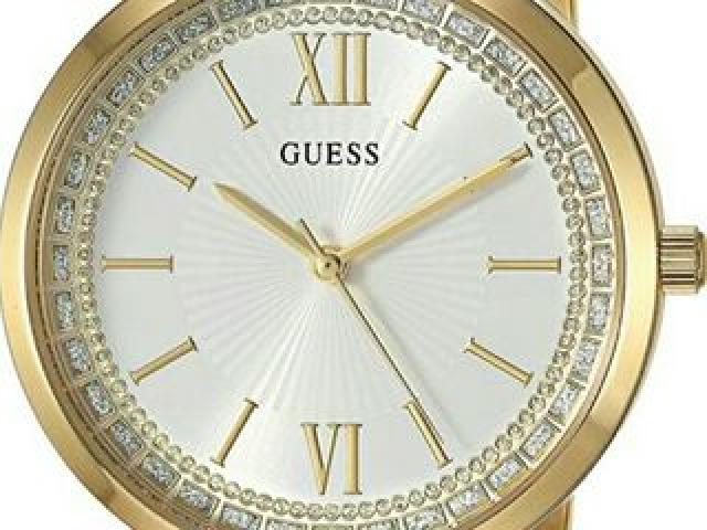 Нежные, невероятно красивые часы Guess .