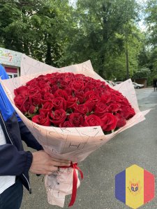 Розы по оптовой цене с доставкой по всей Молдове.
