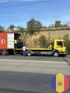 Descarcare containere cu masini din China,Corea si SUA / Разгрузка контейнеров