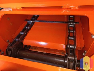 Разбрасыватель песка и соли 4 - 9 м.куб от производителя